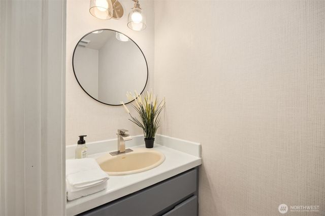 5981 Lynwood Center Road NE, Bainbridge Island, WA 98110