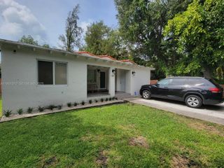 3689 SW 1st Ave, Miami, FL 33145