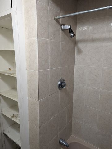 545 Revere St 2R, Revere, MA 02151