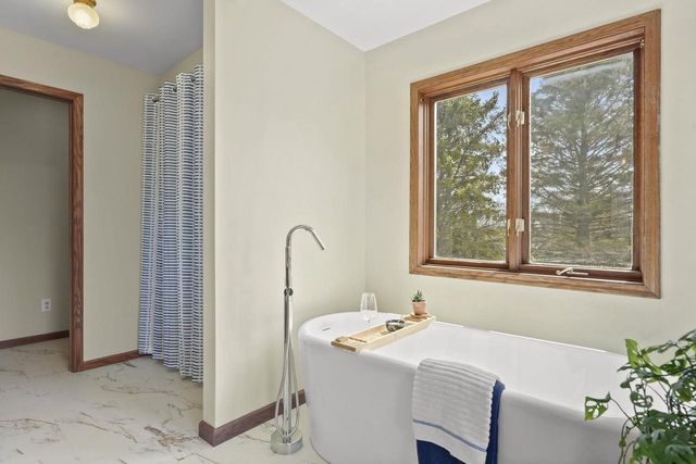 4633 Toepfer Road, Middleton, WI 53562