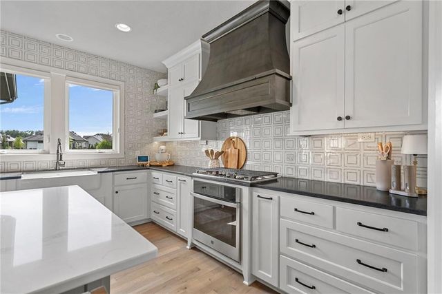 17200 Melrose Street, Overland Park, KS 66221