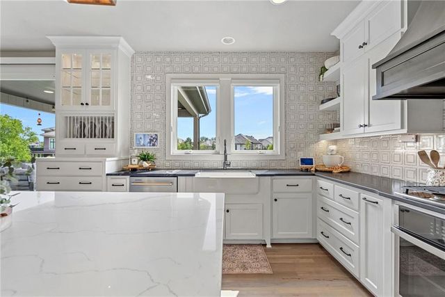 17200 Melrose Street, Overland Park, KS 66221