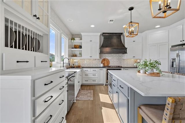 17200 Melrose Street, Overland Park, KS 66221