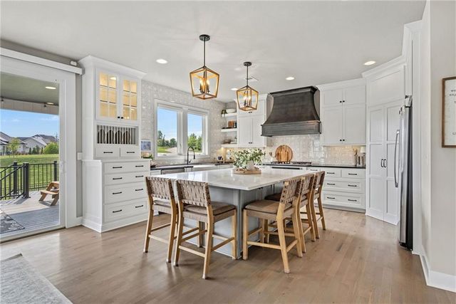 17200 Melrose Street, Overland Park, KS 66221