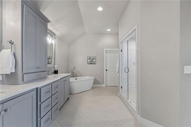 17200 Melrose Street, Overland Park, KS 66221