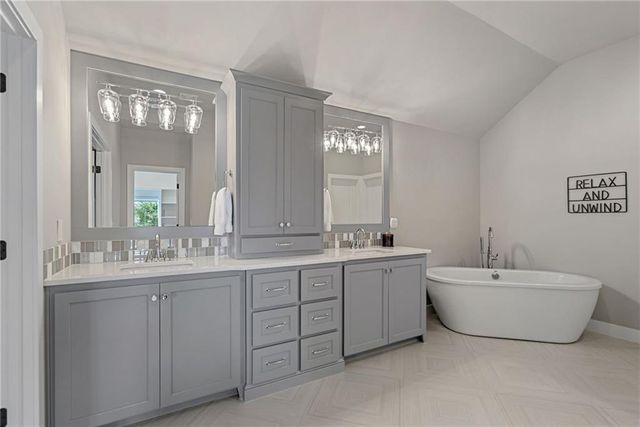 17200 Melrose Street, Overland Park, KS 66221