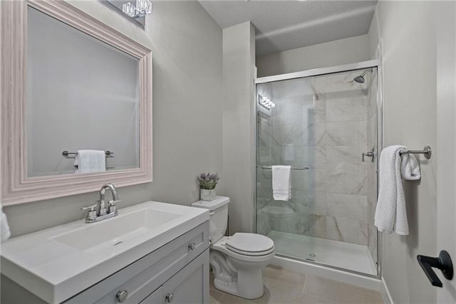 17200 Melrose Street, Overland Park, KS 66221