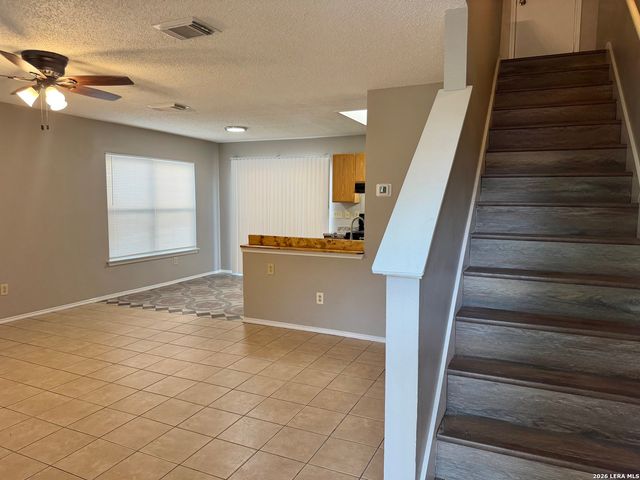 10158 Bastrop Crk, San Antonio, TX 78245