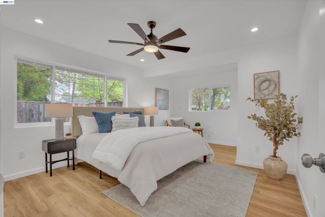 1954 Treadway Ln, Pleasant Hill, CA 94523