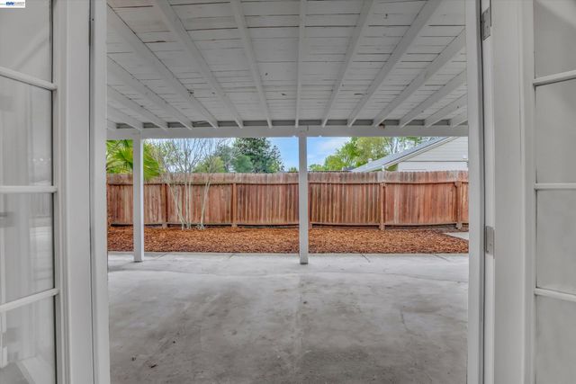 1954 Treadway Ln, Pleasant Hill, CA 94523