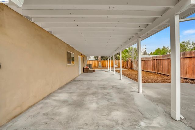 1954 Treadway Ln, Pleasant Hill, CA 94523