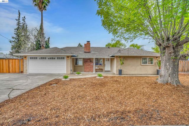 1954 Treadway Ln, Pleasant Hill, CA 94523
