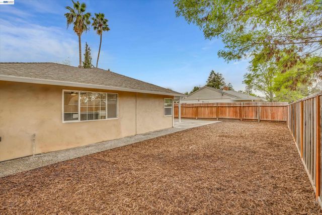 1954 Treadway Ln, Pleasant Hill, CA 94523