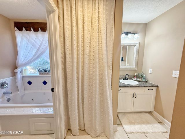 3243 5th Street, Marianna, FL 32446