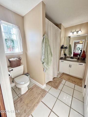 3243 5th Street, Marianna, FL 32446