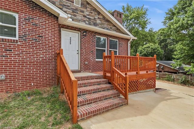235 Quail Drive, Winston-salem, NC 27105