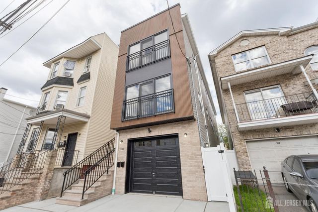 910 Bergen Street 2, Newark, NJ 07112