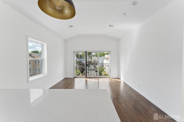 910 Bergen Street 2, Newark, NJ 07112