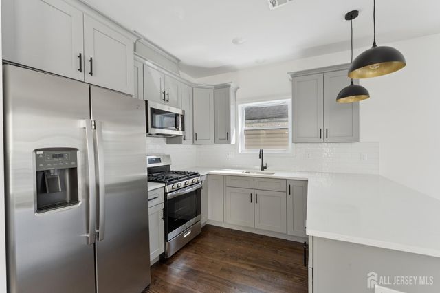 910 Bergen Street 2, Newark, NJ 07112