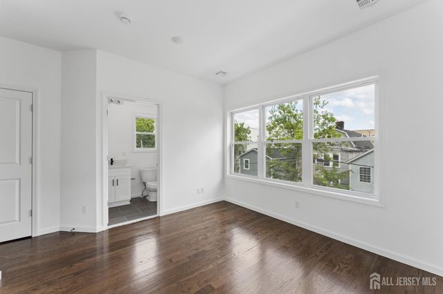 910 Bergen Street 2, Newark, NJ 07112