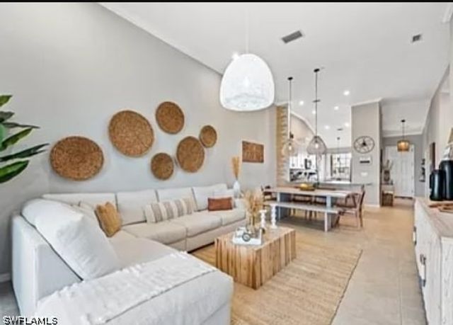 9397 Pocida CT 203, Naples, FL 34119