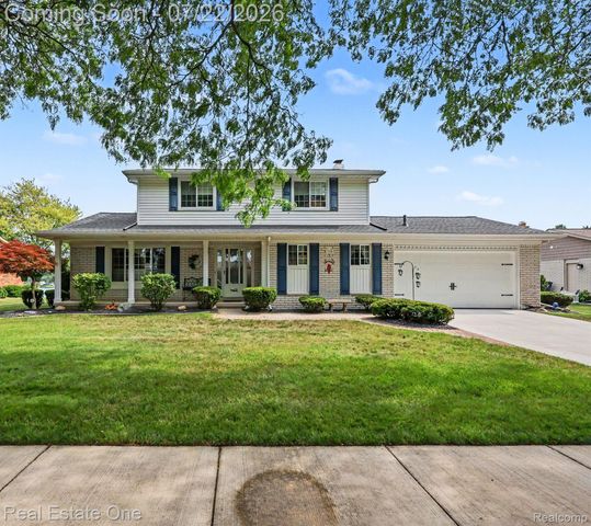 1524 3 Lakes Drive, Troy, MI 48085