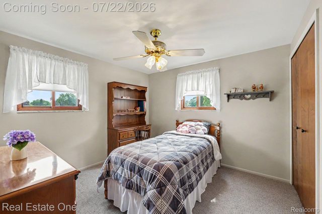 1524 3 Lakes Drive, Troy, MI 48085