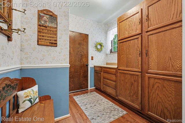 1524 3 Lakes Drive, Troy, MI 48085