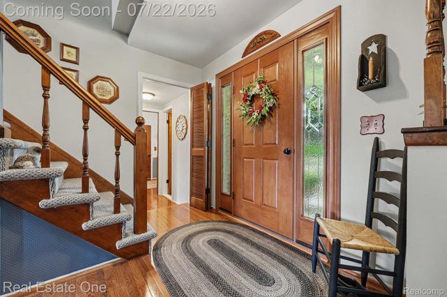 1524 3 Lakes Drive, Troy, MI 48085