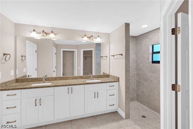 606 Morningmist LN, Lehigh Acres, FL 33974
