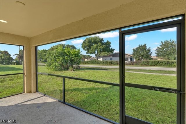 606 Morningmist LN, Lehigh Acres, FL 33974