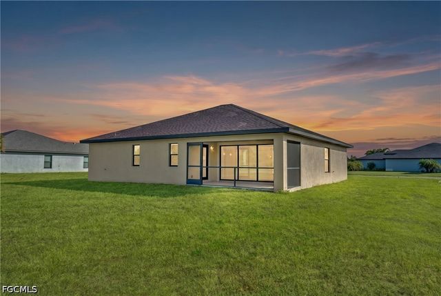 606 Morningmist LN, Lehigh Acres, FL 33974