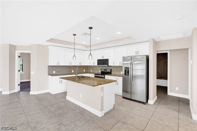 606 Morningmist LN, Lehigh Acres, FL 33974