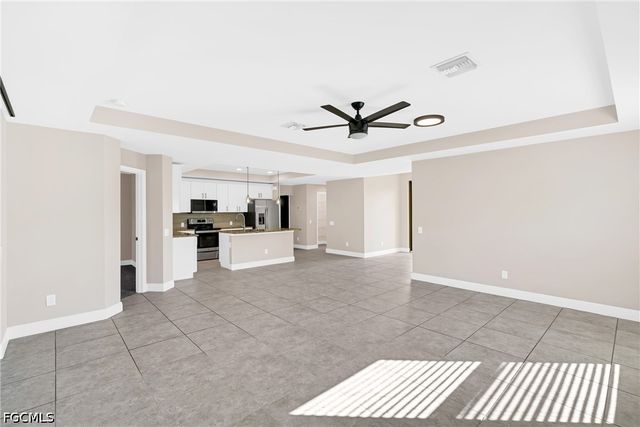 606 Morningmist LN, Lehigh Acres, FL 33974