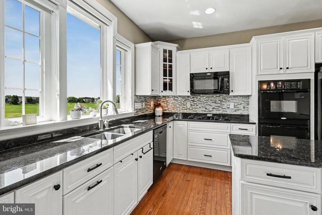 289 SWEETWATER DR, Palmyra, PA 17078