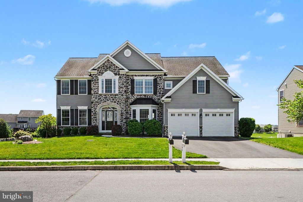 289 SWEETWATER DR, Palmyra, PA 17078