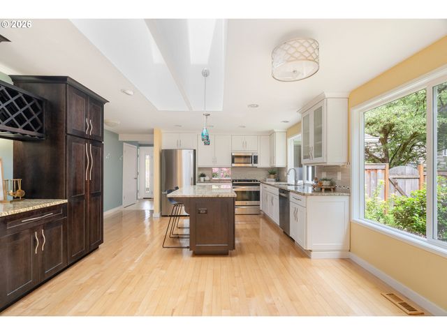 7118 Sw CANBY Ln, Portland, OR 97223