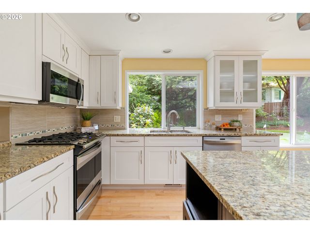 7118 Sw CANBY Ln, Portland, OR 97223