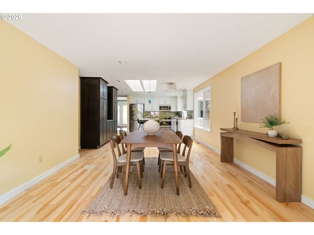 7118 Sw CANBY Ln, Portland, OR 97223