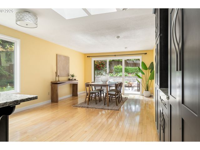 7118 Sw CANBY Ln, Portland, OR 97223