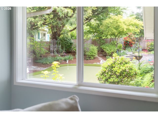 7118 Sw CANBY Ln, Portland, OR 97223