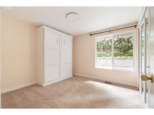 7118 Sw CANBY Ln, Portland, OR 97223