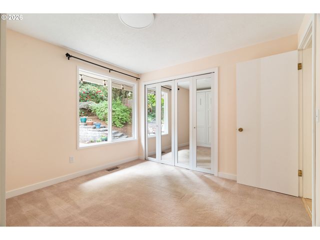 7118 Sw CANBY Ln, Portland, OR 97223