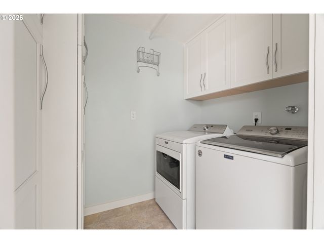 7118 Sw CANBY Ln, Portland, OR 97223