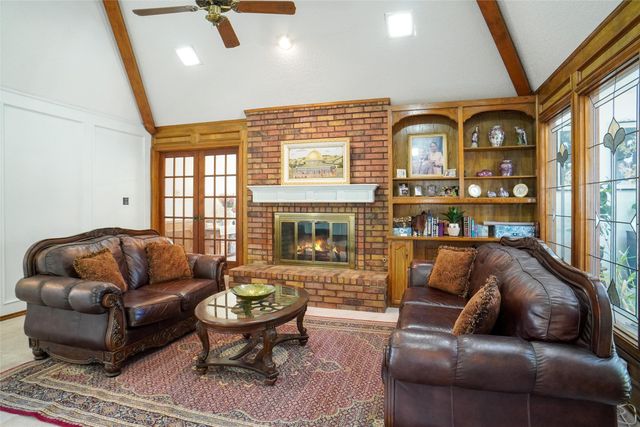 3532 Meadowside Drive, Bedford, TX 76021