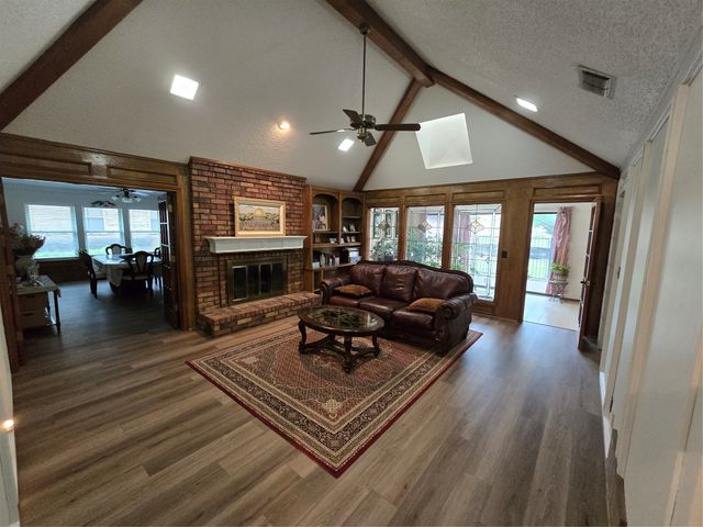 3532 Meadowside Drive, Bedford, TX 76021