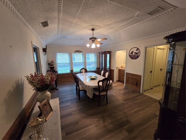 3532 Meadowside Drive, Bedford, TX 76021