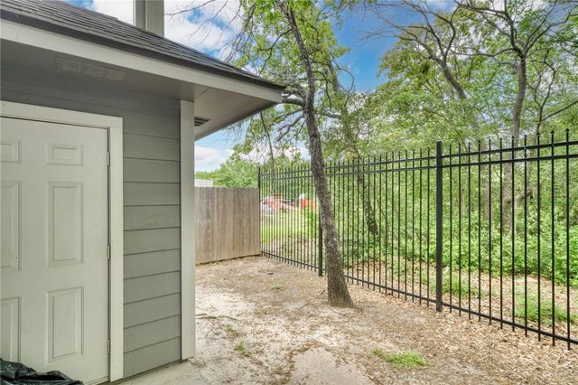 1301 Canyon Creek Circle, College Station, TX 77840