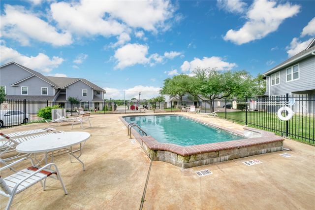 1301 Canyon Creek Circle, College Station, TX 77840