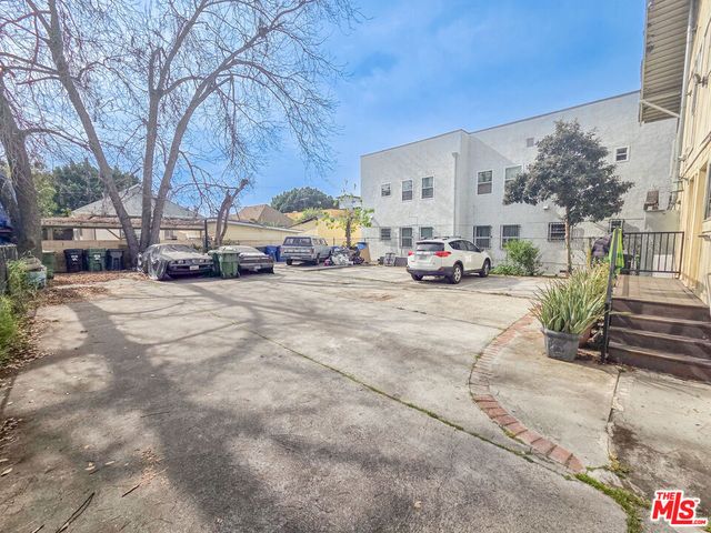1516 W 11th Place, Los Angeles, CA 90015